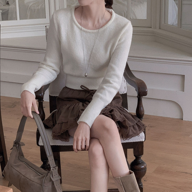 허리3kg 잘록해보이는 핏슬림핏 라운드 니트 크림