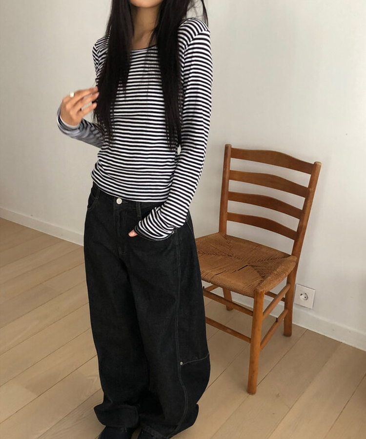 이본 스트라이프 라운드넥 슬림핏 긴팔 티셔츠 검정