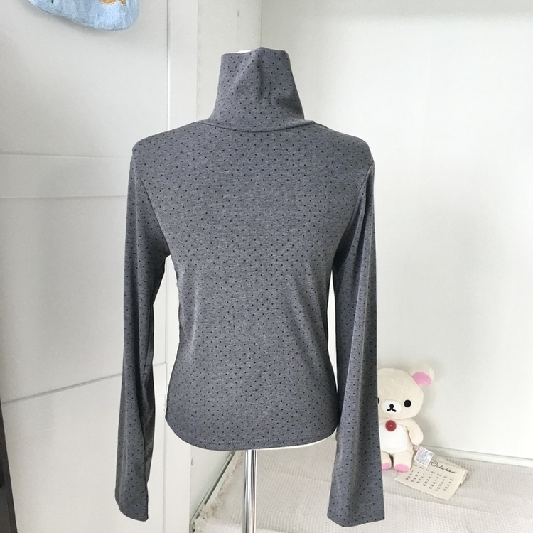 국내제작 완전 부드러운 낙낙핏 부들부들 도트 목폴라 긴팔 티셔츠