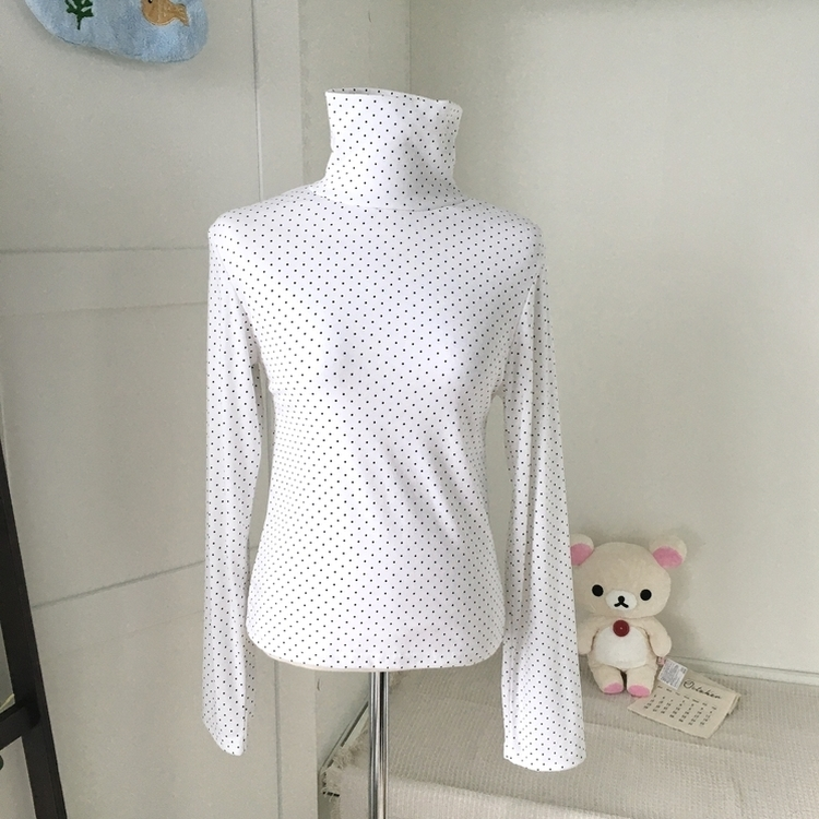 국내제작 완전 부드러운 낙낙핏 부들부들 도트 목폴라 긴팔 티셔츠