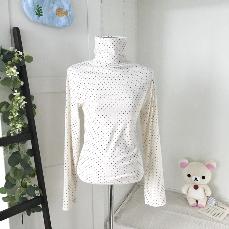 국내제작 완전 부드러운 낙낙핏 부들부들 도트 목폴라 긴팔 티셔츠