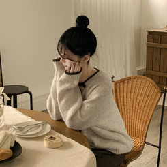 부드럽고 폭닥한 배색 단추포인트 라운드 겨울 여리여리 울가디건 아이보리