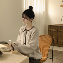 부드럽고 폭닥한 배색 단추포인트 라운드 겨울 여리여리 울가디건 아이보리