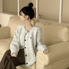 부드럽고 폭닥한 배색 단추포인트 라운드 겨울 여리여리 울가디건 라이트그레이