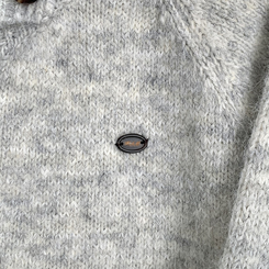 부드럽고 폭닥한 배색 단추포인트 라운드 겨울 여리여리 울가디건