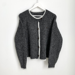 부드럽고 폭닥한 배색 단추포인트 라운드 겨울 여리여리 울가디건