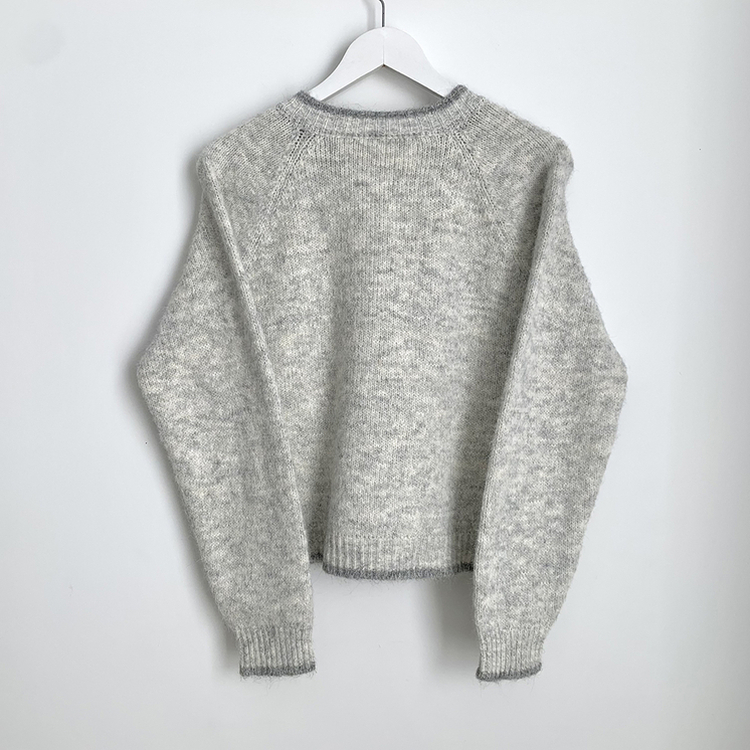 부드럽고 폭닥한 배색 단추포인트 라운드 겨울 여리여리 울가디건