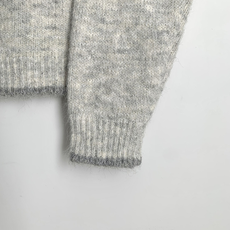 부드럽고 폭닥한 배색 단추포인트 라운드 겨울 여리여리 울가디건