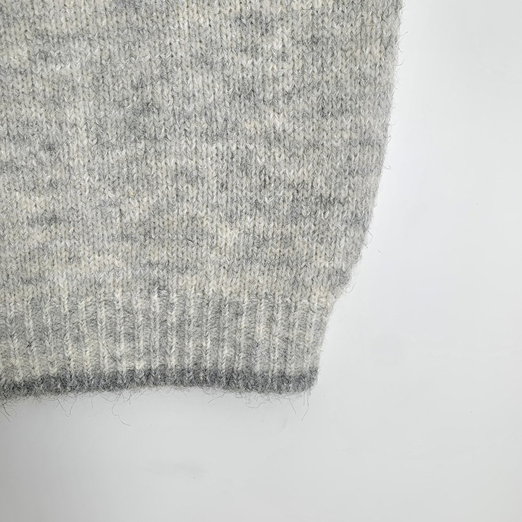 부드럽고 폭닥한 배색 단추포인트 라운드 겨울 여리여리 울가디건