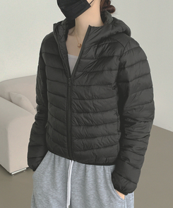 깔끔 군더더기 없는 경량 간절기 겨울 패딩 블랙