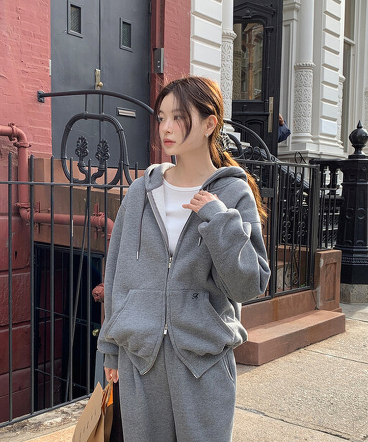 起毛】刺繍ルーズフィットフードジップアップ｜ジャンパー｜韓国