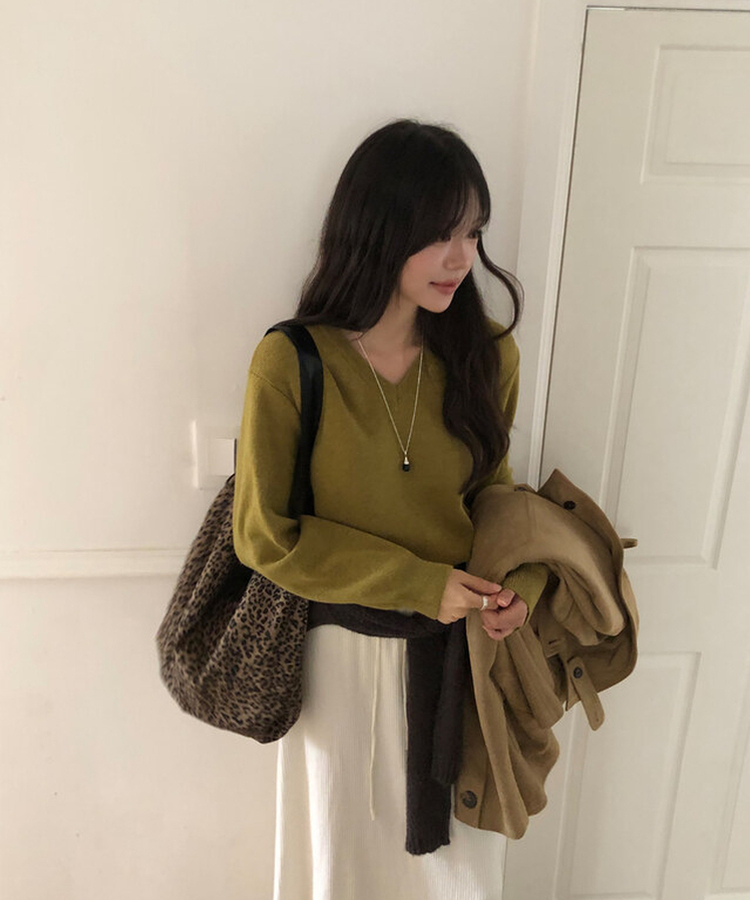 オリーブVネックニット(8color)｜ニット｜韓国ファッション通販 SONA