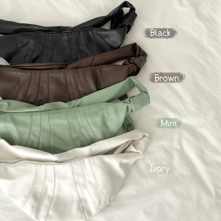 クロワッサンクロスバッグ