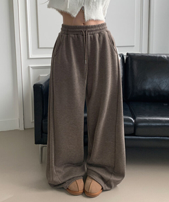 단독최저가 윙크 사이드핀턱 올밴딩 스트링 기모안감 트레이닝 와이드팬츠 브라운