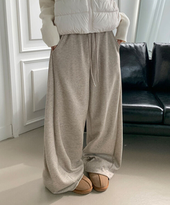 단독최저가 윙크 사이드핀턱 올밴딩 스트링 기모안감 트레이닝 와이드팬츠 베이지