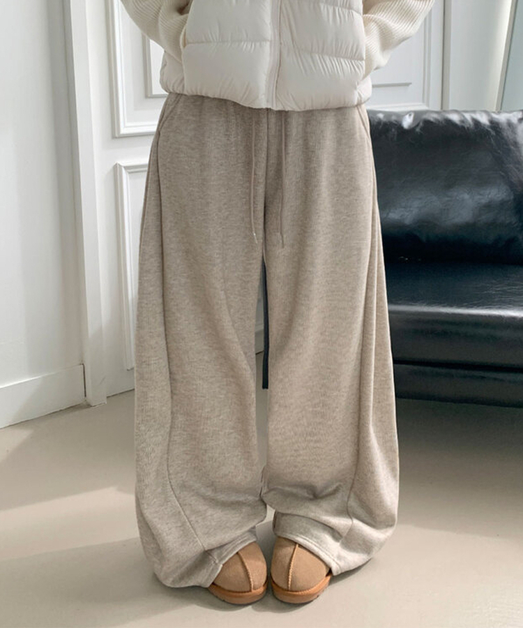 단독최저가 윙크 사이드핀턱 올밴딩 스트링 기모안감 트레이닝 와이드팬츠 베이지