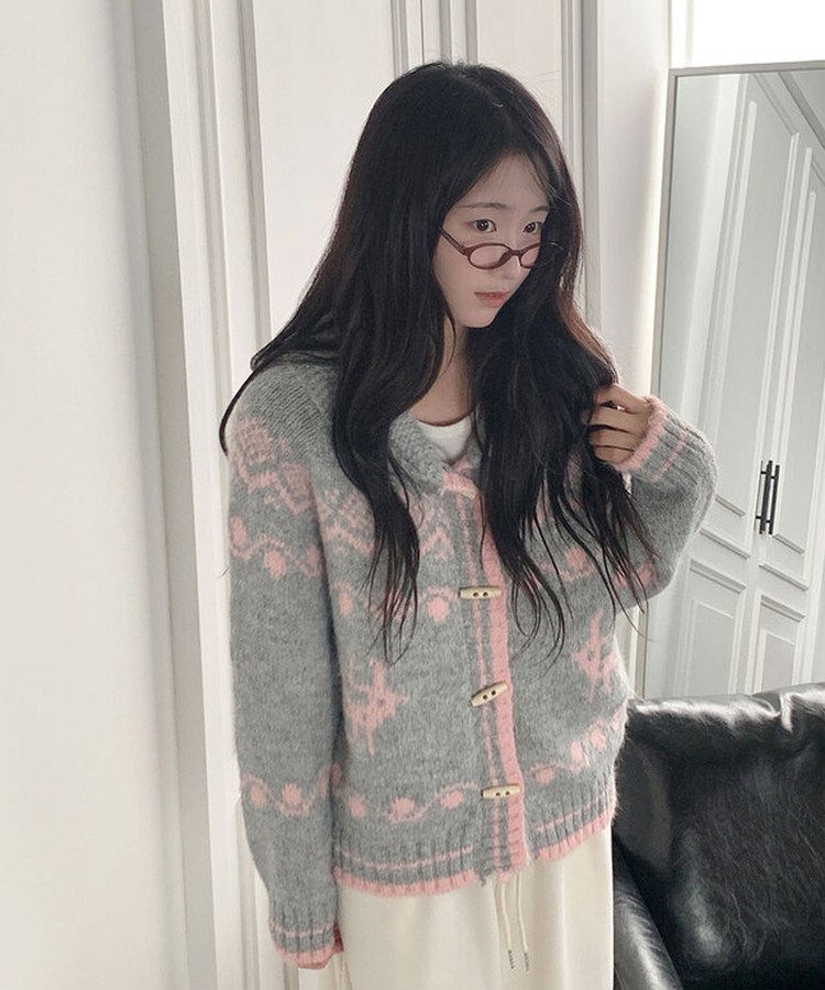 메티 떡볶이단추 아방핏 라운드카라 노르딕 패턴 니트 가디건 겨울아우터 아크릴니트 핑크그레이