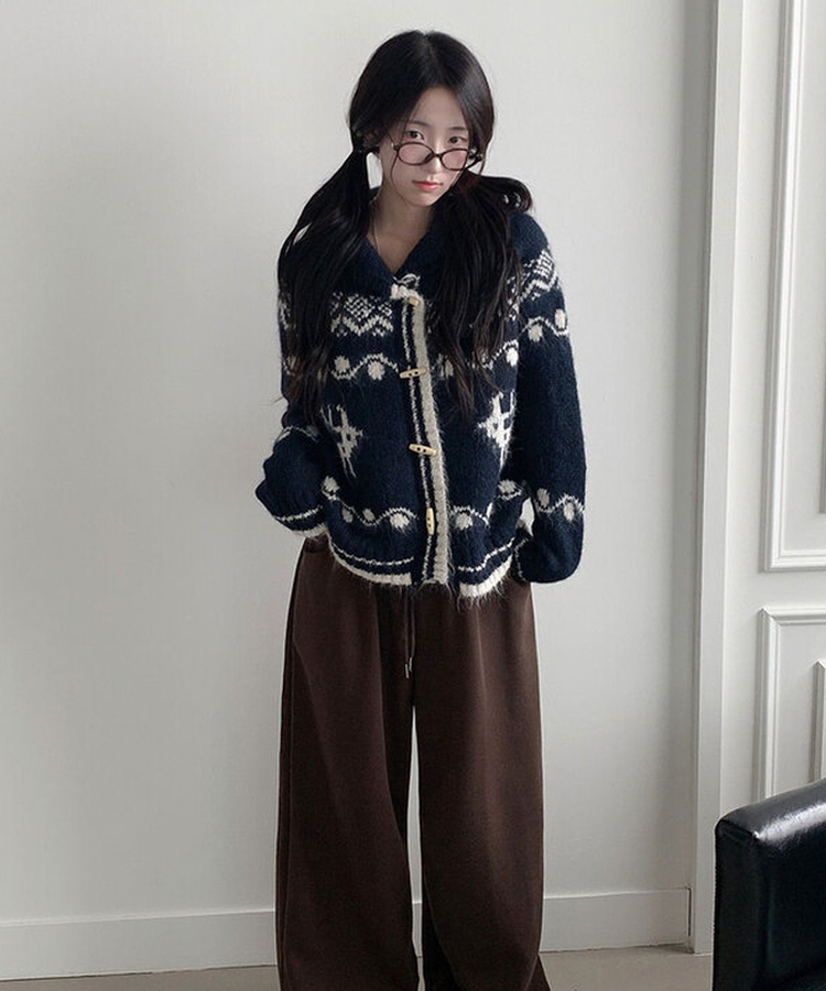 메티 떡볶이단추 아방핏 라운드카라 노르딕 패턴 니트 가디건 겨울아우터 아크릴니트 네이비