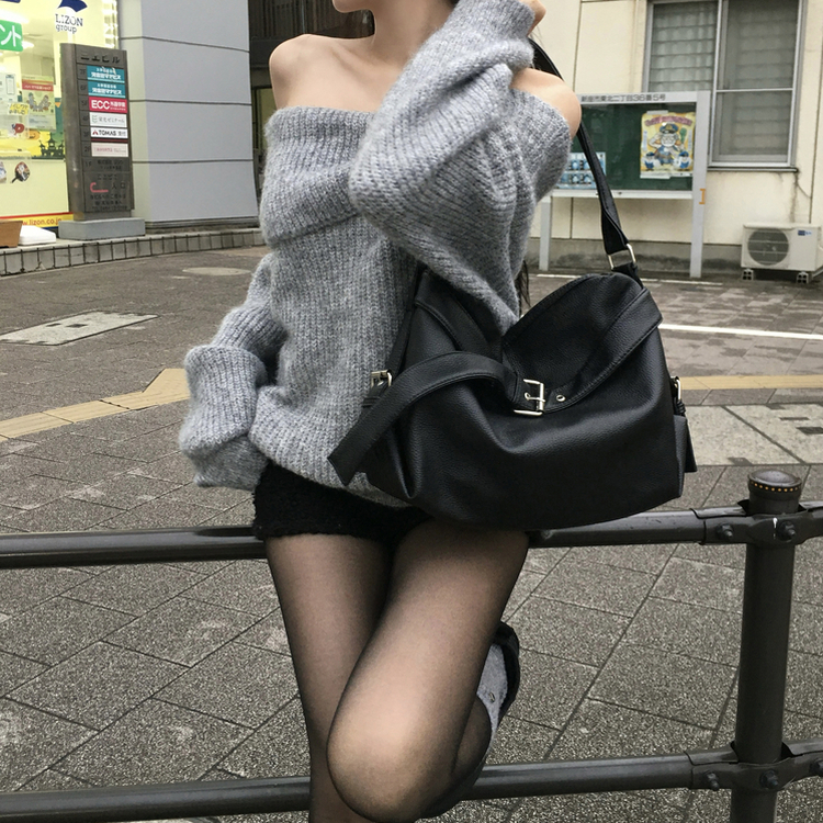 バックルレザークロスショルダーバッグ BLACK