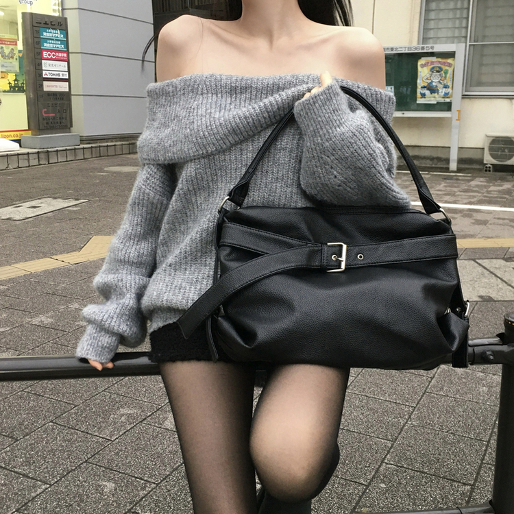 バックルレザークロスショルダーバッグ BLACK