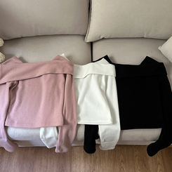 オフショルダークロップ長袖Tシャツ