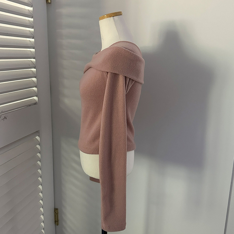 オフショルダークロップ長袖Tシャツ