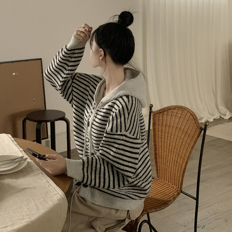 폭닥따뜻 배색 단가라 스트라이프 버튼 오버핏 울 후드 니트가디건 그레이