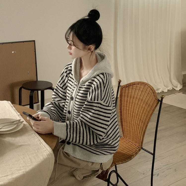 폭닥따뜻 배색 단가라 스트라이프 버튼 오버핏 울 후드 니트가디건 그레이