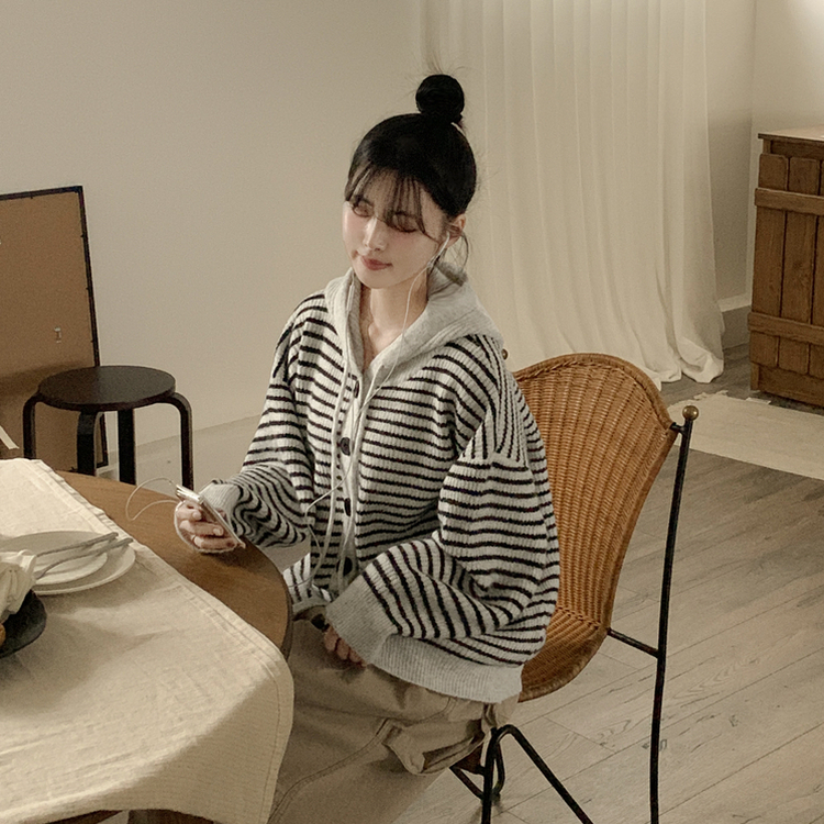 폭닥따뜻 배색 단가라 스트라이프 버튼 오버핏 울 후드 니트가디건 그레이