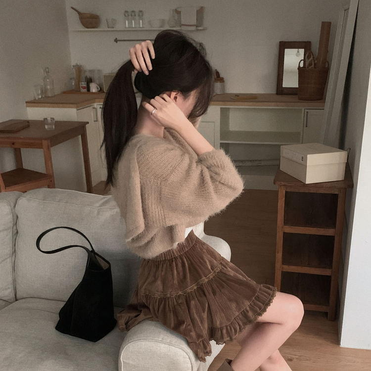 에겐녀 프리패스 솔잎 여리핏 세라 크롭 버튼 가디건 베이지