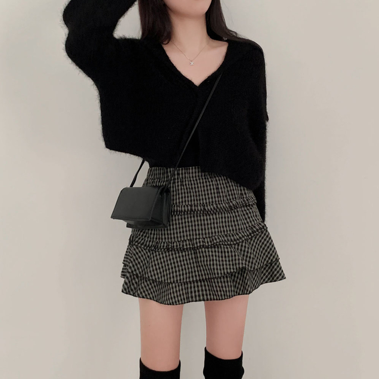 에겐녀 프리패스 솔잎 여리핏 세라 크롭 버튼 가디건 블랙