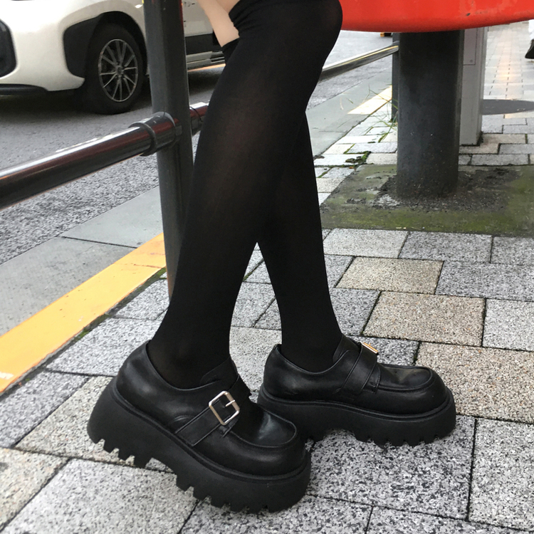 메리드 6cm 통굽 버클 가죽 스웨이드 로퍼 블랙