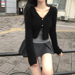 에니프 솔잎 퍼 아크릴 세미 크롭 슬림핏 가디건 블랙