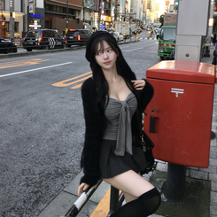 에니프 솔잎 퍼 아크릴 세미 크롭 슬림핏 가디건 블랙