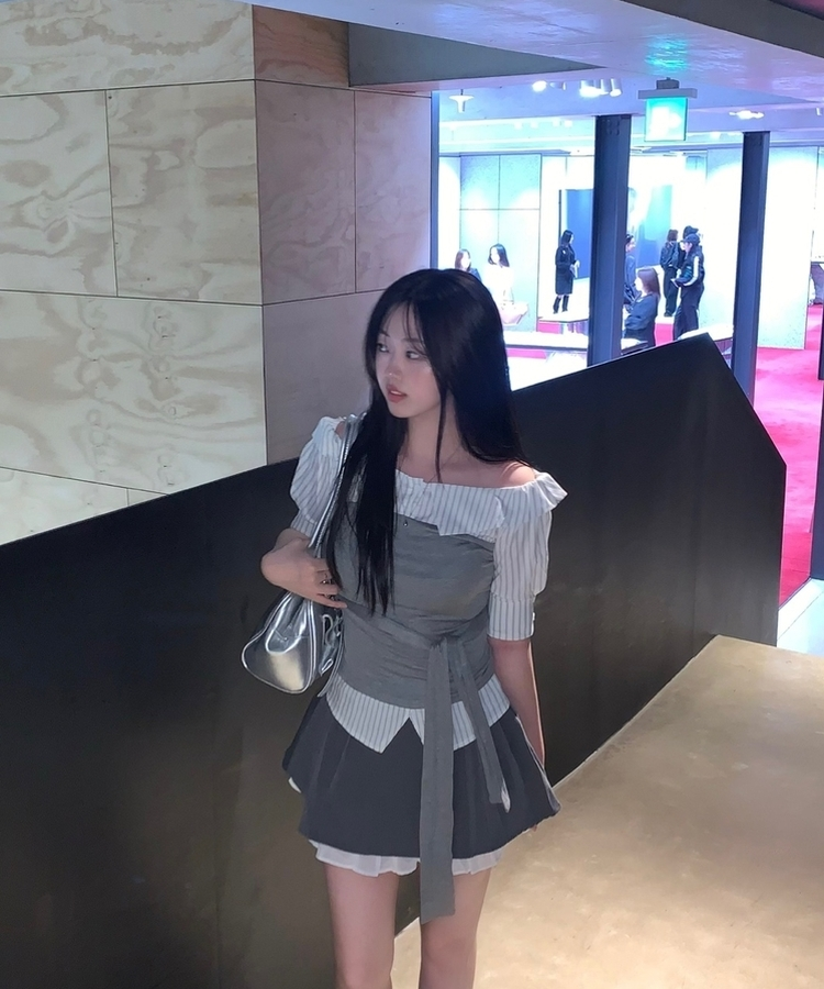 ストライプオフレイヤードシャツブラウス GREY