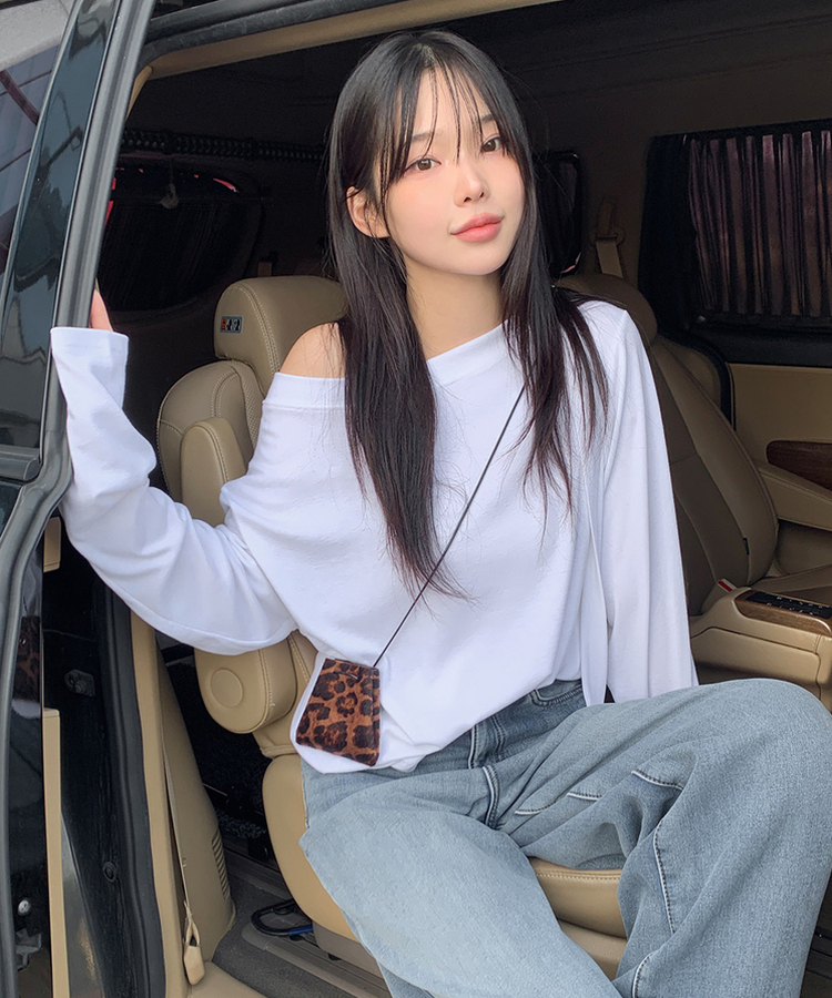 ストラップオフショルダーTシャツ｜長袖Tシャツ｜韓国ファッション通販