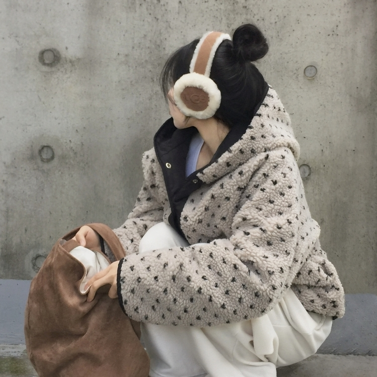 스노우볼 후리스 뽀글이 양털 도트 배색 리버시블 양면 후드 오버핏 패딩 점퍼 베이지