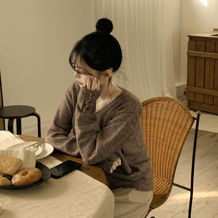 울함유 폭닥 포근 브이넥 소매단추 루즈핏 브이넥 워머 겨울 울니트 브라운