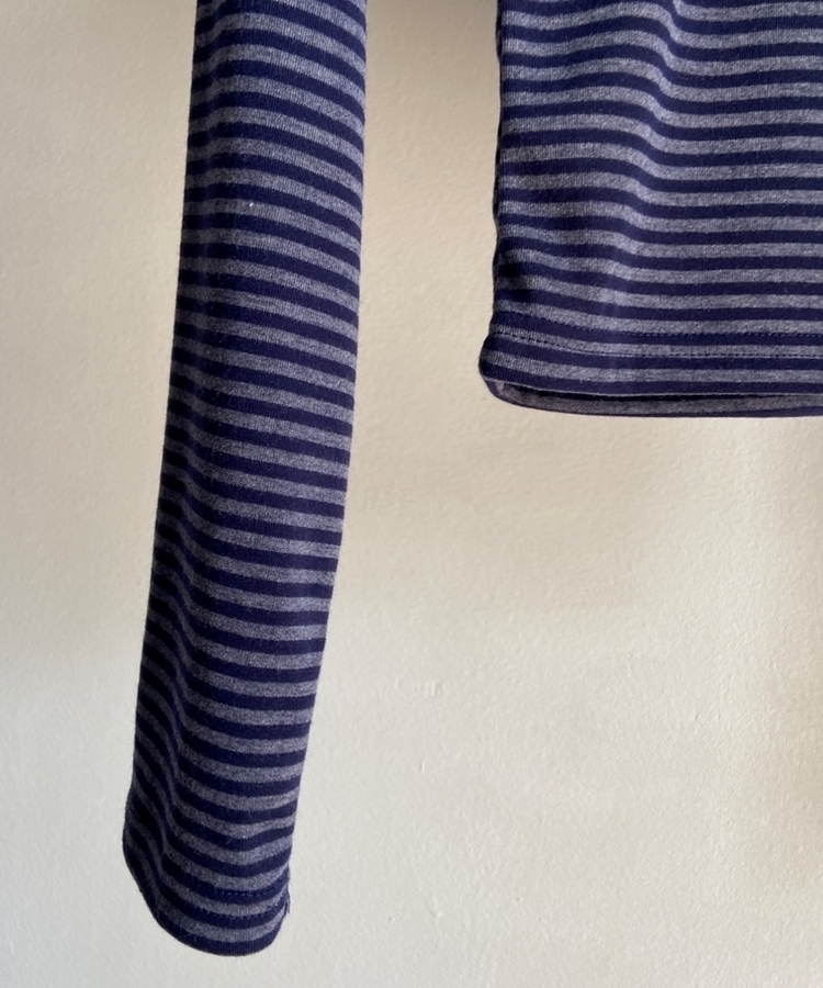 ラウンドストライプ長袖Tシャツ