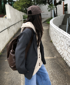 フェイクレザーショルダークロスバッグ BROWN