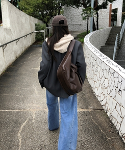 フェイクレザーショルダークロスバッグ BROWN