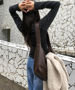 フェイクレザーショルダークロスバッグ BROWN