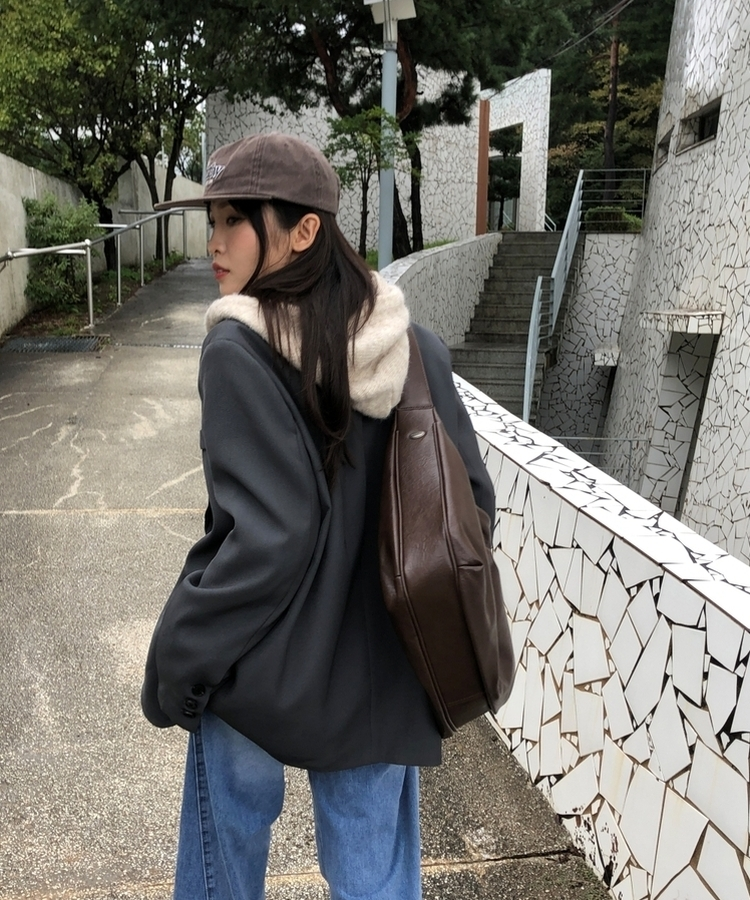 フェイクレザーショルダークロスバッグ BROWN