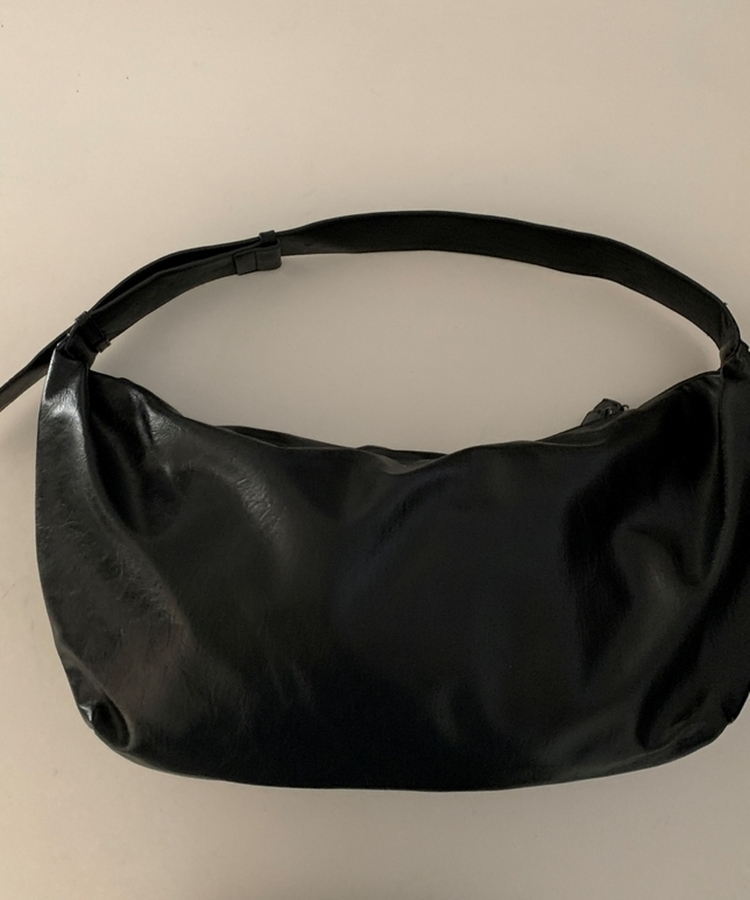 フェイクレザーショルダークロスバッグ