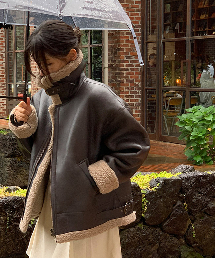 JW ANDERSON ムートンジャケット48 safari掲載 Safari』最新号でコーディネート！ vol.9 大人度を底上げする