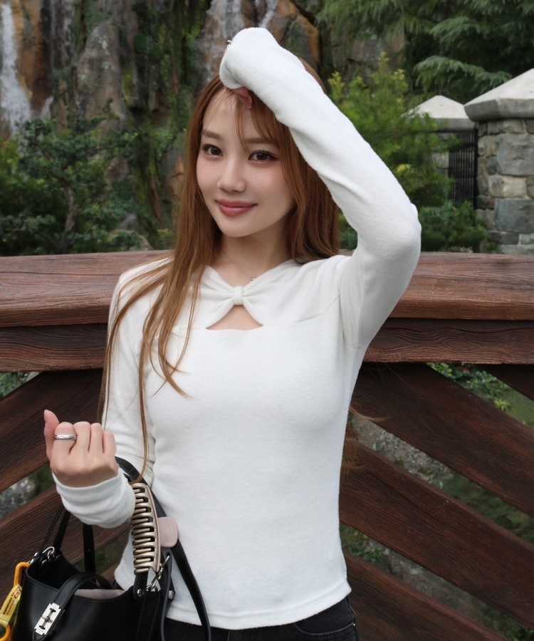 리본 트임 긴팔티셔츠 아이보리