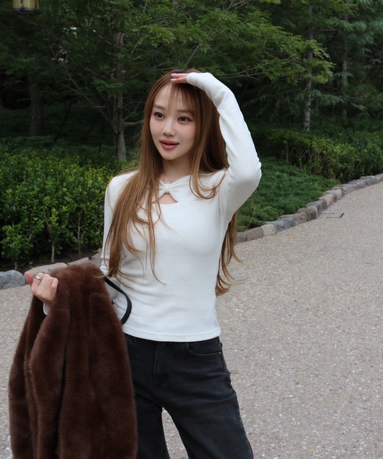 리본 트임 긴팔티셔츠 아이보리