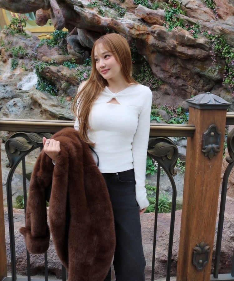 리본 트임 긴팔티셔츠 아이보리