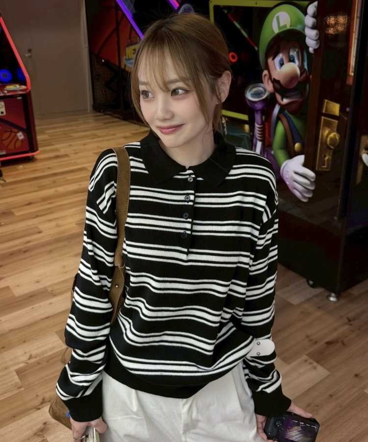 루즈핏 카라 스트라이프 니트 블랙