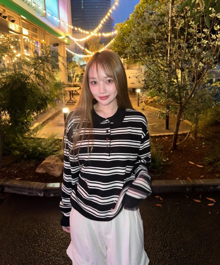 루즈핏 카라 스트라이프 니트 블랙